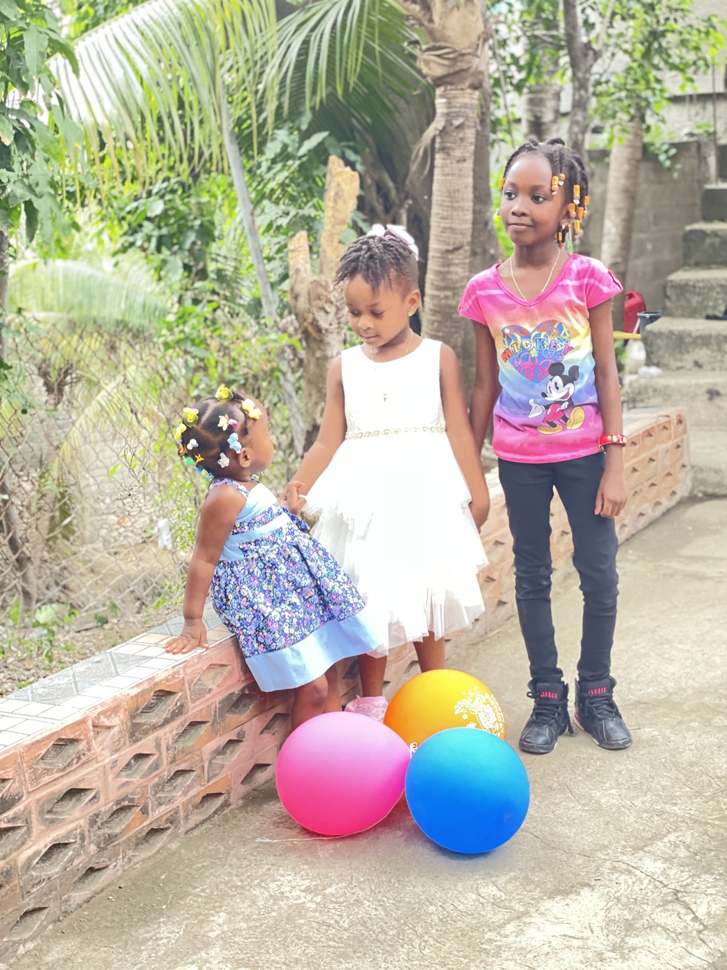 Children in Cap-Haïtien playing outside